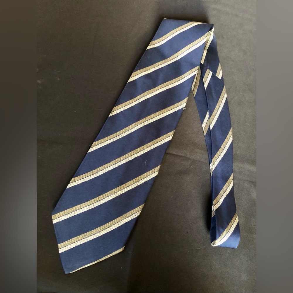 Giorgio a Armani, 100% Silk, Classic Navy Striped Tie